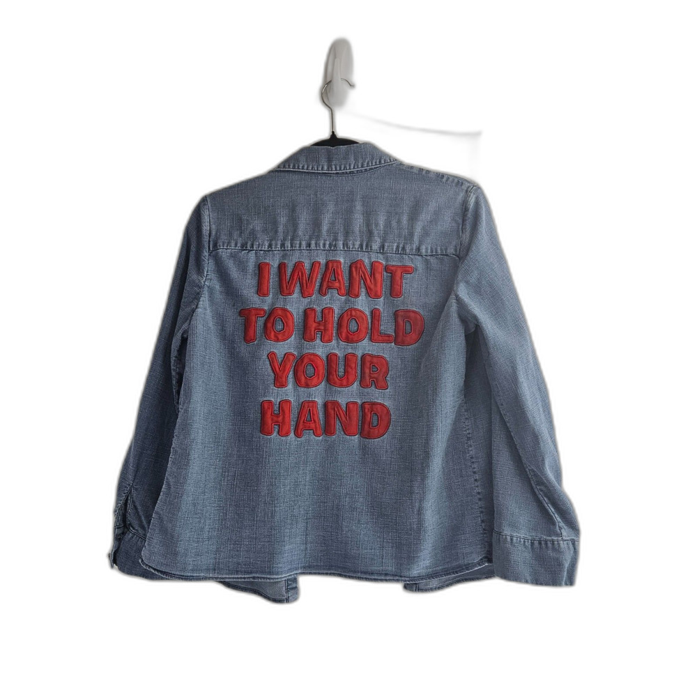 Alice + Olivia X The Beatles Chambrey Spell Out Button Up Shirt Size Small Linen